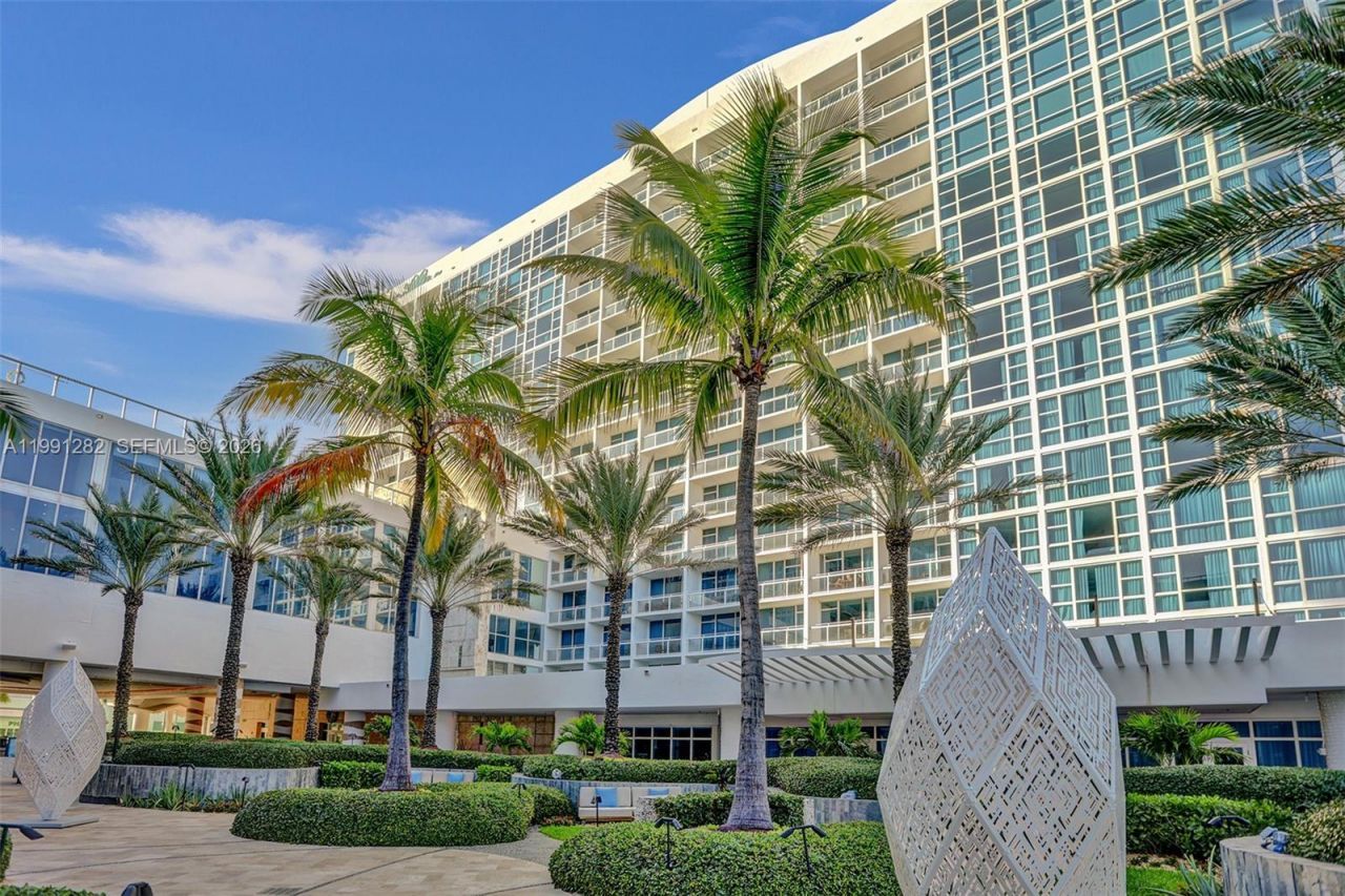 6801 Collins Ave, Unit 309 Door, Miami Beach, FL 33141 Photo
