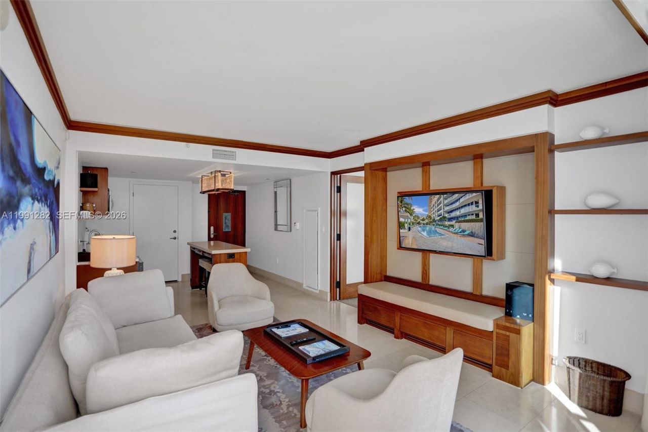 6801 Collins Ave, Unit 309 Door, Miami Beach, FL 33141 Photo