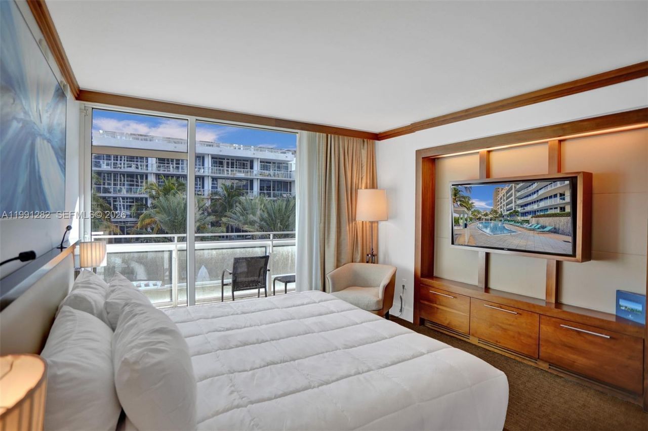 6801 Collins Ave, Unit 309 Door, Miami Beach, FL 33141 Photo