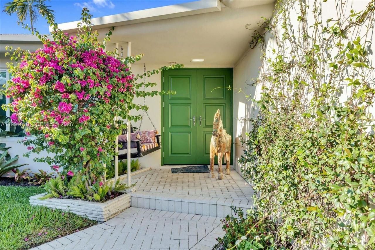 1277 Biscaya Dr, Surfside, FL 33154 Photo