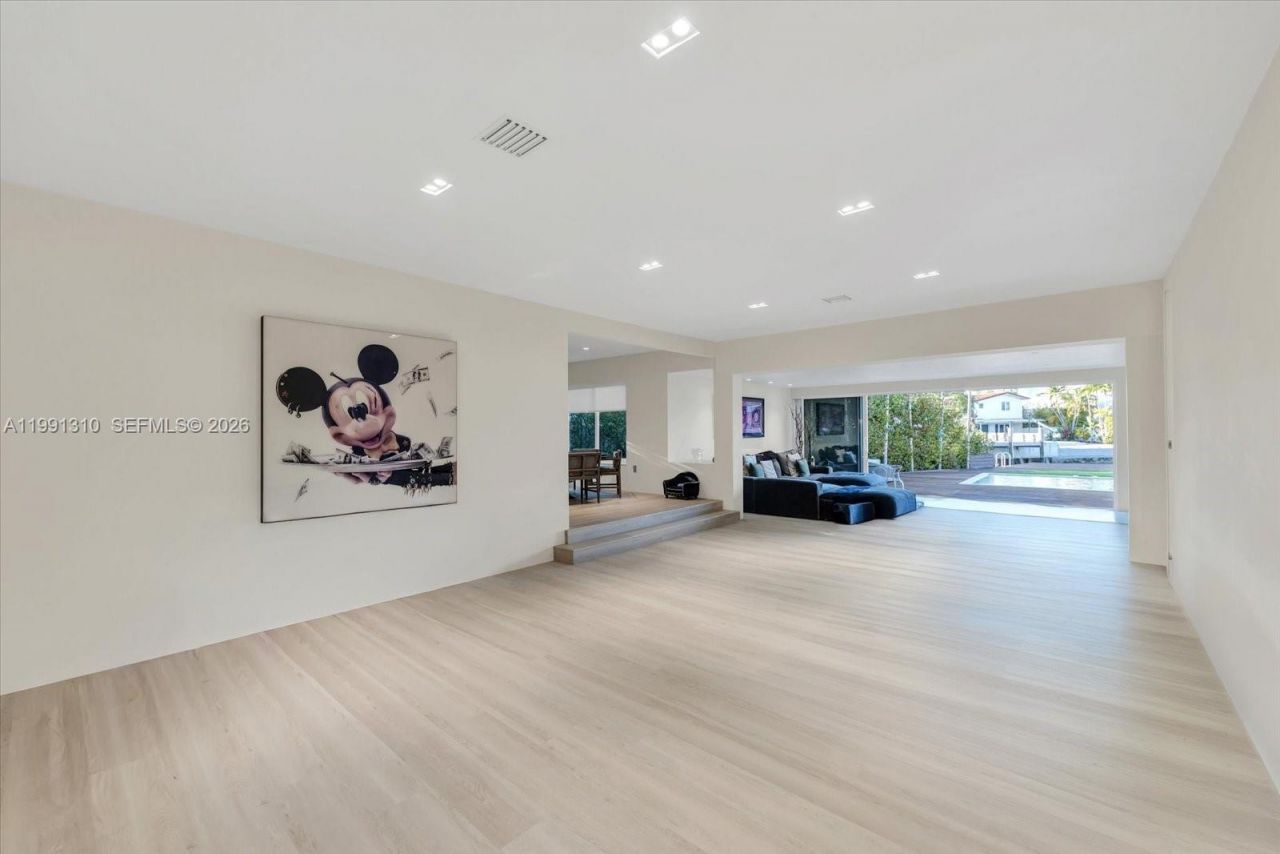 1277 Biscaya Dr, Surfside, FL 33154 Photo