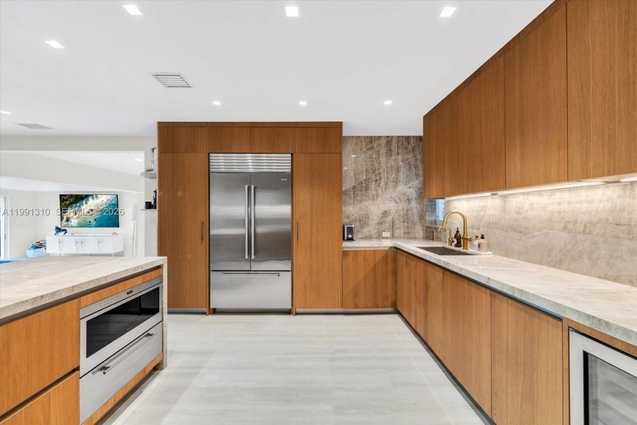 1277 Biscaya Dr, Surfside, FL 33154 Photo