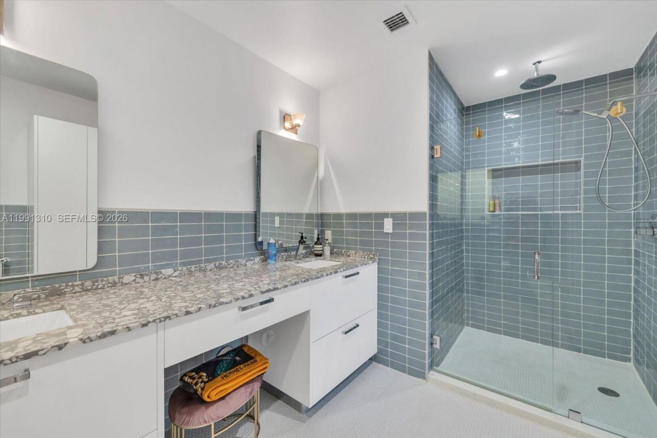 1277 Biscaya Dr, Surfside, FL 33154 Photo