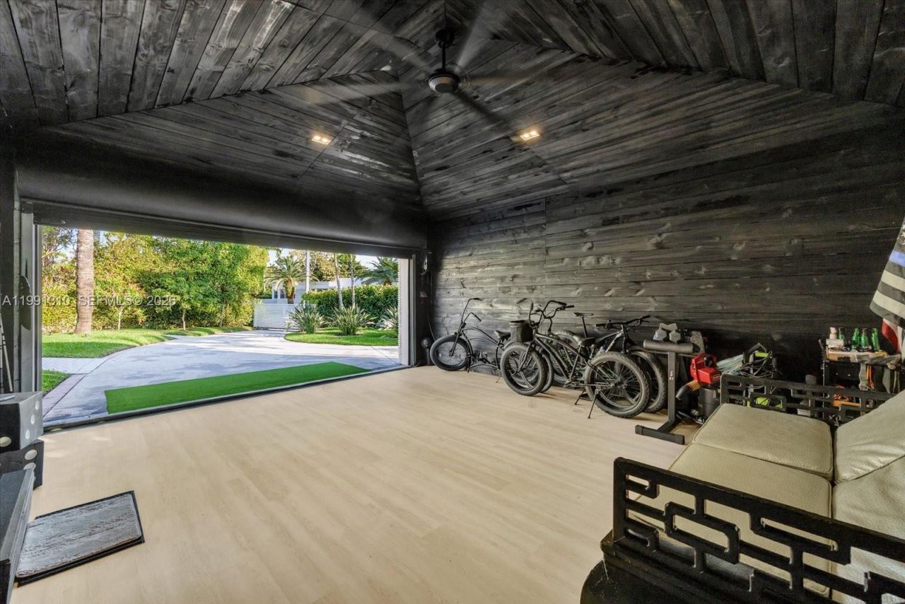 1277 Biscaya Dr, Surfside, FL 33154 Photo