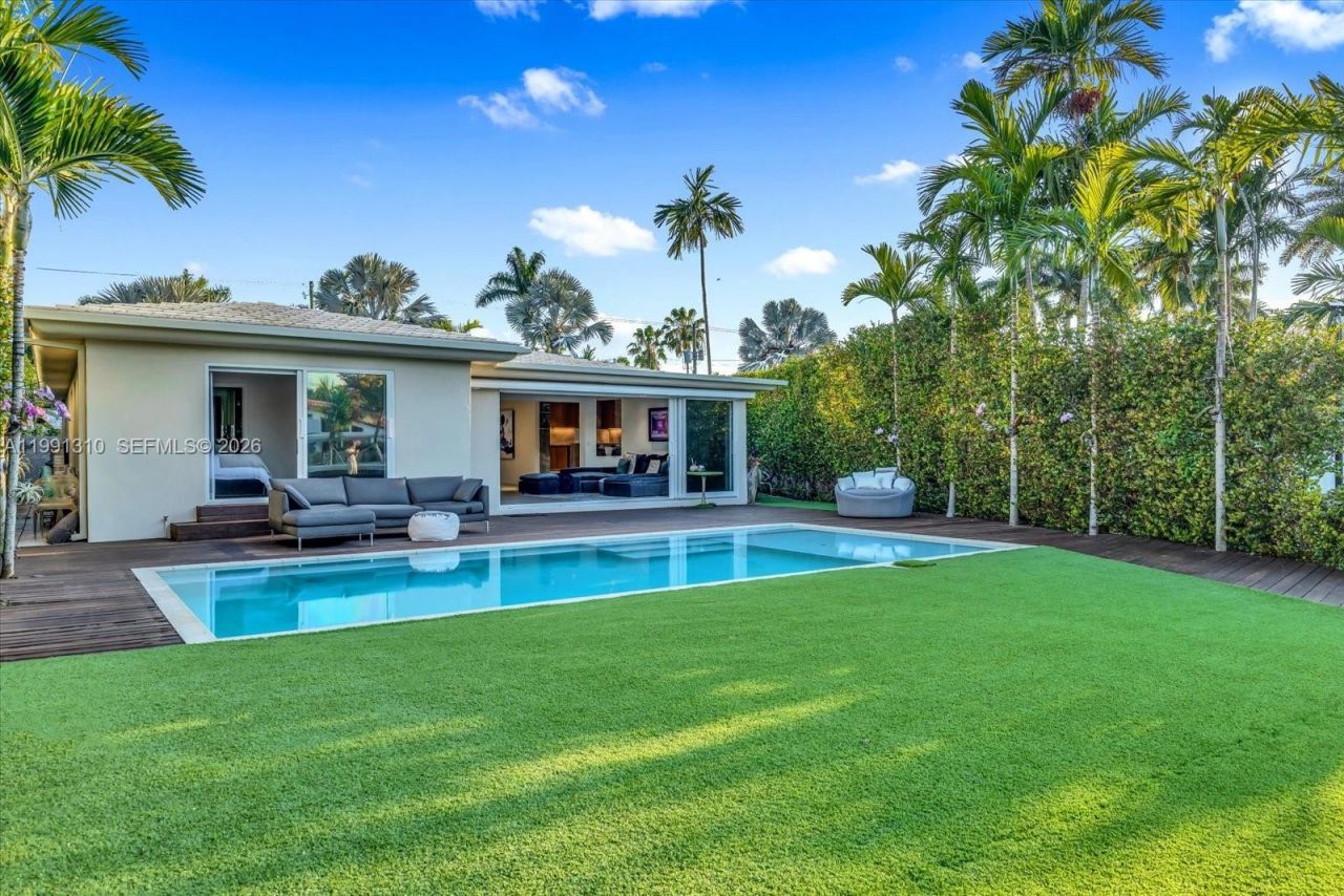 1277 Biscaya Dr, Surfside, FL 33154 Photo