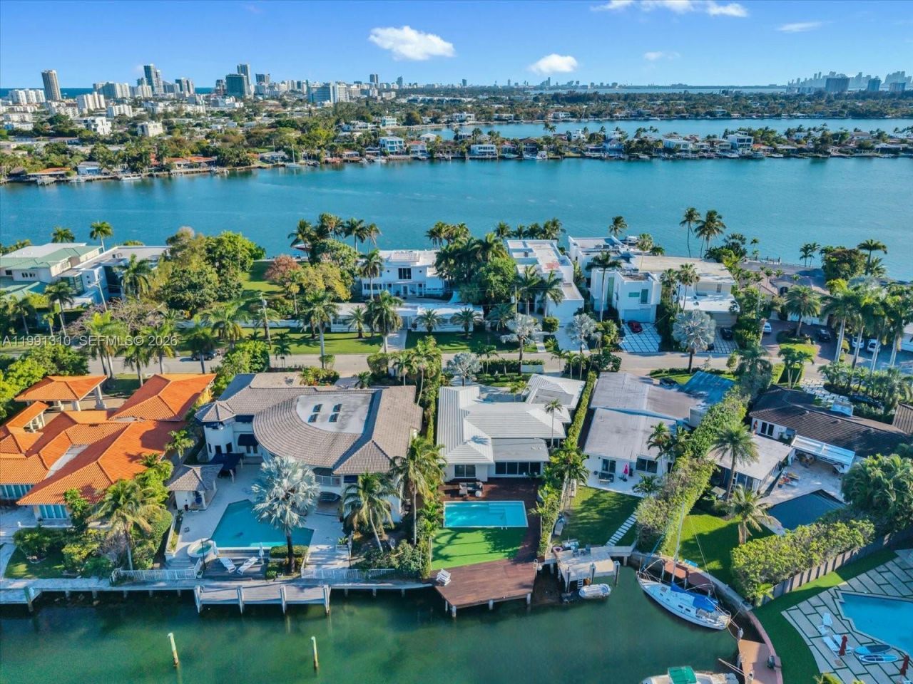 1277 Biscaya Dr, Surfside, FL 33154 Photo