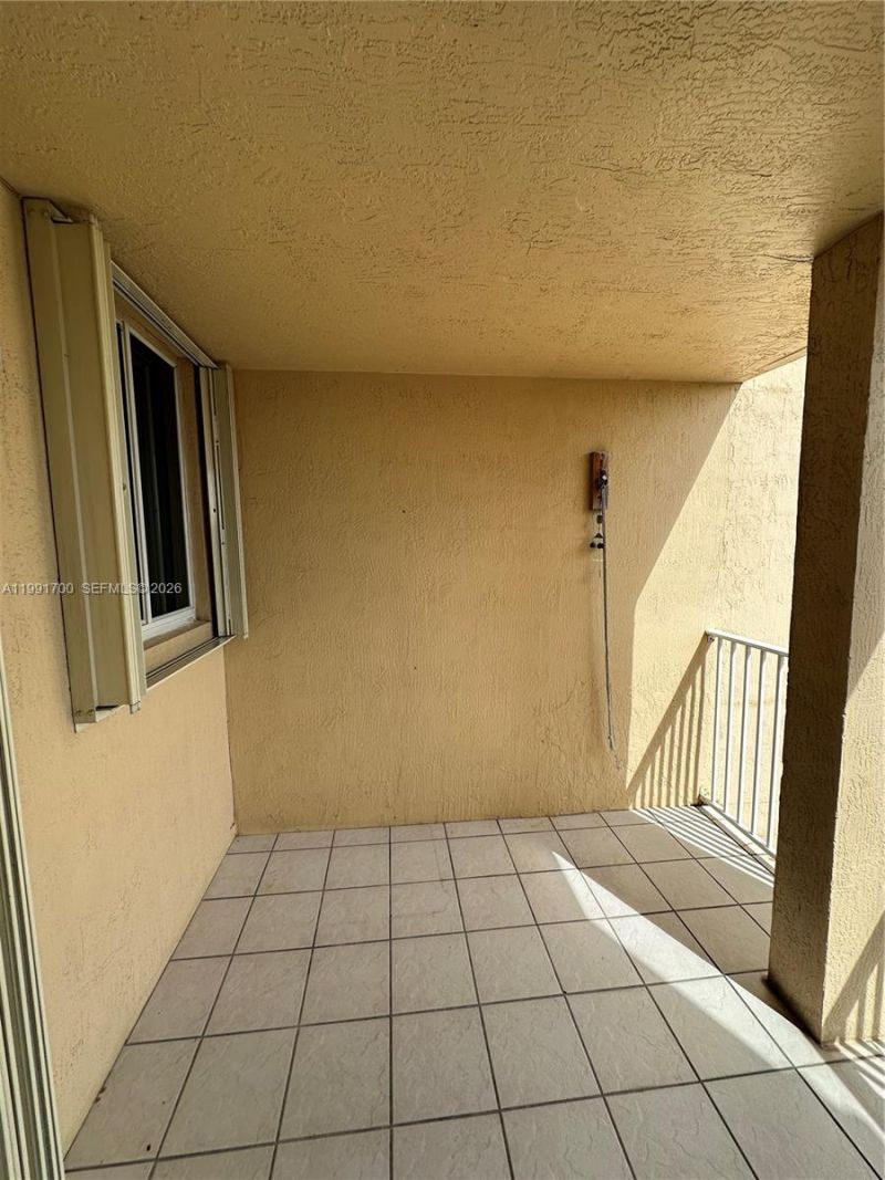 814 NW 36th Ave, Unit 406, Miami, FL 33125 Photo