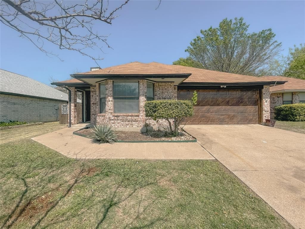 10216 Pack Saddle Court, Fort Worth, TX 76108 Main Photo