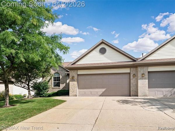 2191 Pleasant Drive, Commerce Twp, MI 48390