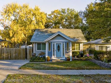 525 E Lewiston Avenue, Ferndale, MI 48220