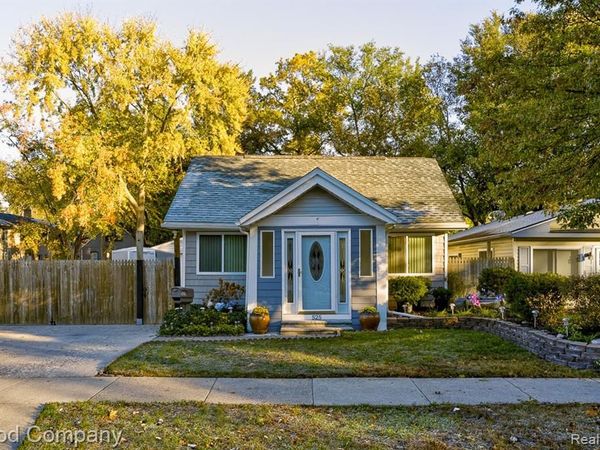 525 E Lewiston Avenue, Ferndale, MI 48220