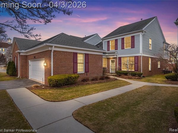 10002 Harbor Place Drive, St. Clair Shores, MI 48080