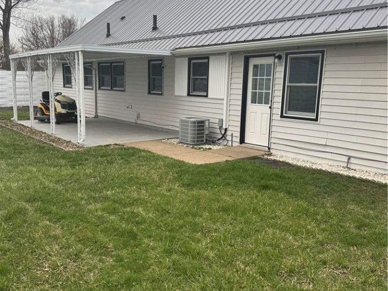 565 Irving Park Boulevard, Sheffield Lake, OH 44054 Photo 3