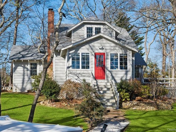 6 Private Row, Hampton Bays, NY 11946