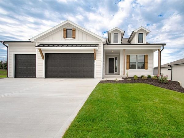 4855 NW Martin Street, Riverside, MO 64150