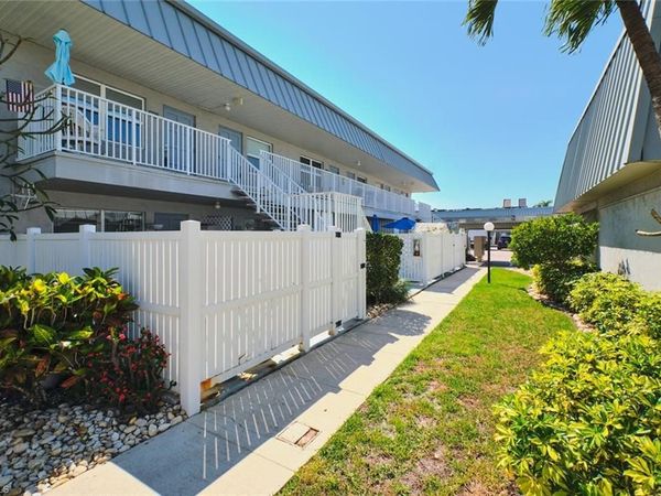 6777 Winkler RD, Unit 228, FORT MYERS, FL 33919