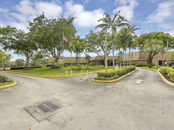 10434 Sunrise Lakes Boulevard, Unit 206, Sunrise, FL 33322