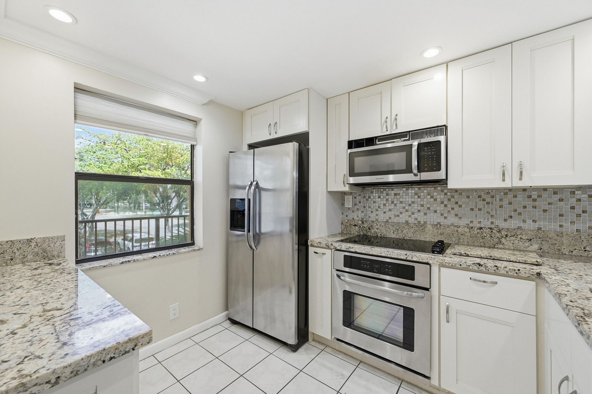 10434 Sunrise Lakes Boulevard, Unit 206, Sunrise, FL 33322 Photo