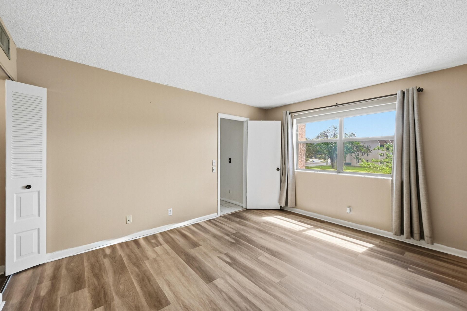 10434 Sunrise Lakes Boulevard, Unit 206, Sunrise, FL 33322 Photo