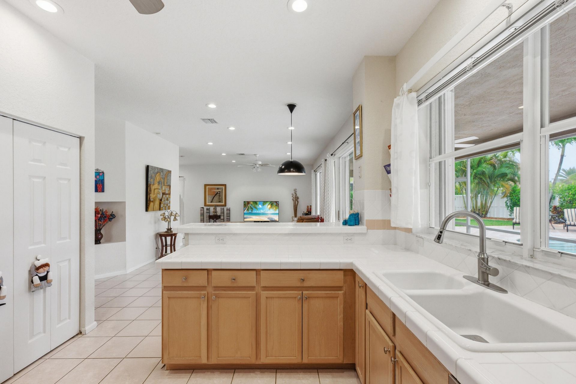 648 SW 168th Terrace, Pembroke Pines, FL 33027 Photo