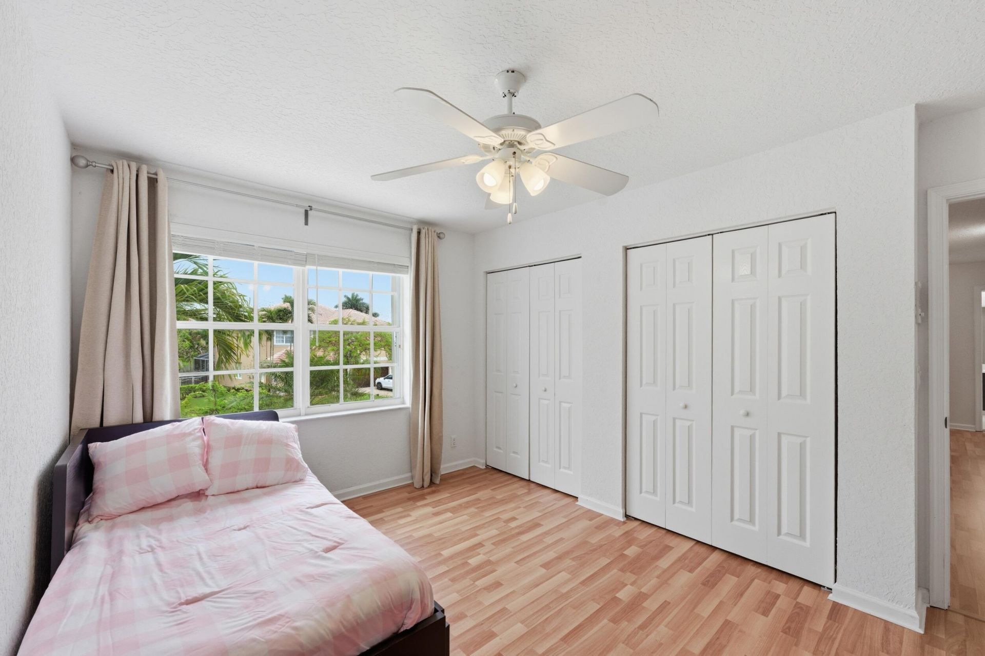 648 SW 168th Terrace, Pembroke Pines, FL 33027 Photo