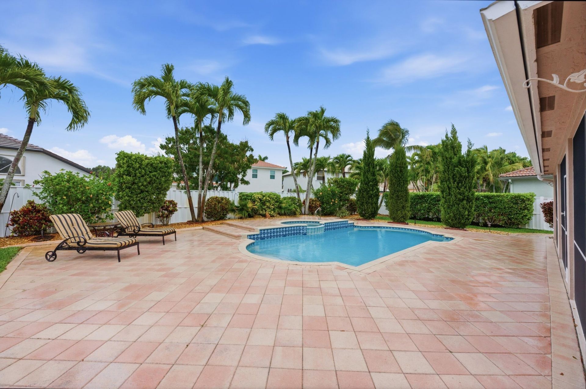 648 SW 168th Terrace, Pembroke Pines, FL 33027 Photo