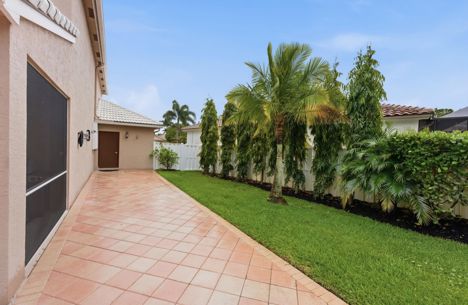 648 SW 168th Terrace, Pembroke Pines, FL 33027 Photo