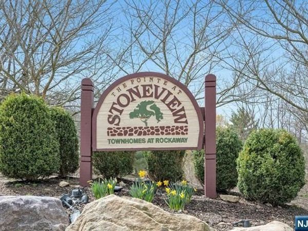 3 Heatherwood Court, Rockaway Township, NJ 07866