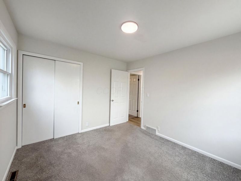 413 Sherwood Drive W, Newark, OH 43055 Photo 4