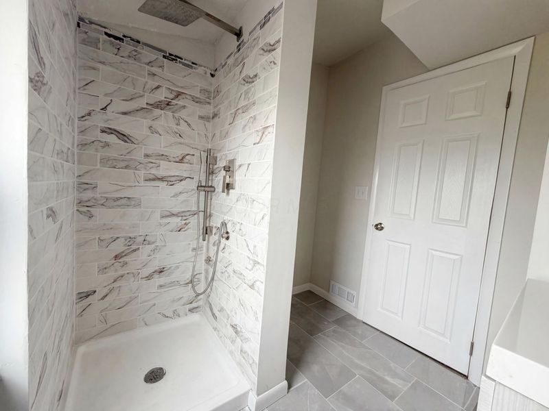 413 Sherwood Drive W, Newark, OH 43055 Photo 6