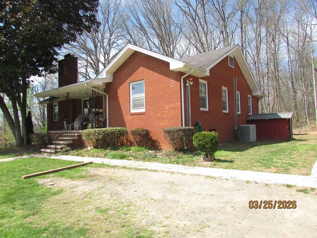 743 Hunter Road, Hayesville, NC 28904 Main Photo