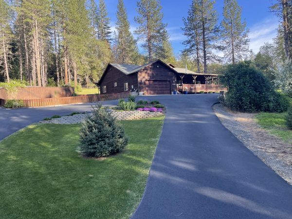 4728 E Evans Creek Road, Rogue River, OR 97537