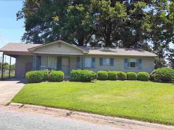 5201 N Woodland Dr , North Little Rock, AR 72117