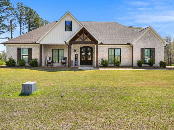 227 Road 1349, Tupelo, MS 38804