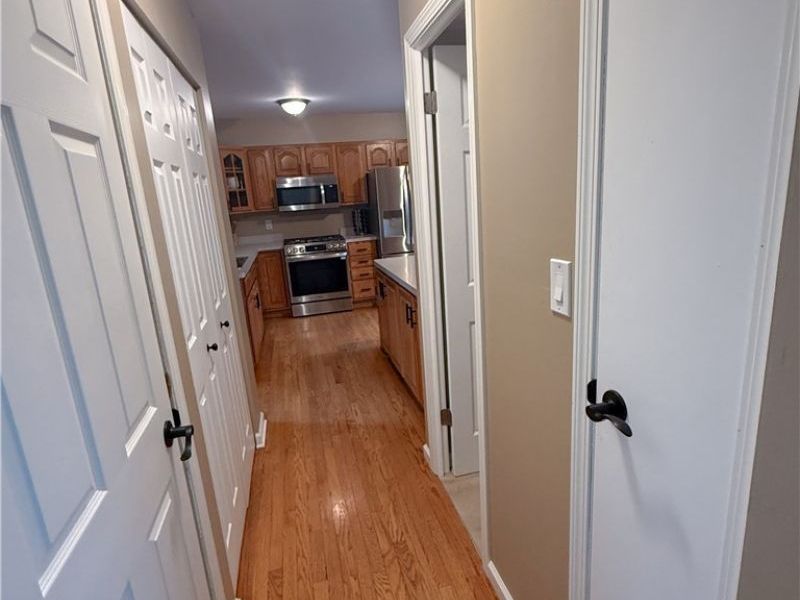 8552 Usher Road, Olmsted Township, OH 44138 Photo 6