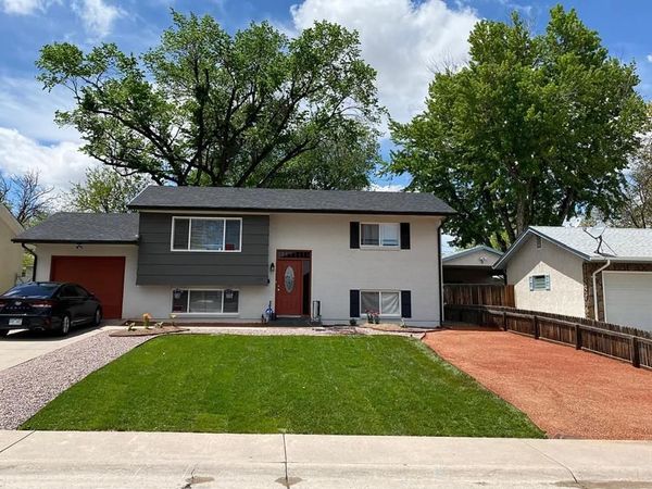 2111 Vinewood Ln, Pueblo, CO 81005