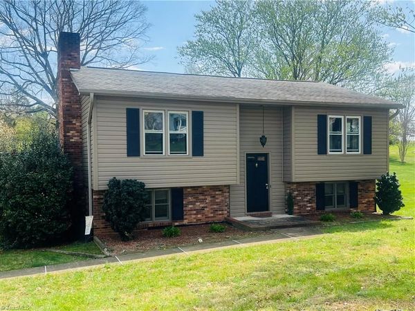 164 Royal Lane , Dobson, NC 27017