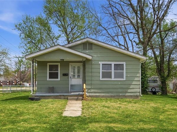 933 N Cedar Street, Ottawa, KS 66067