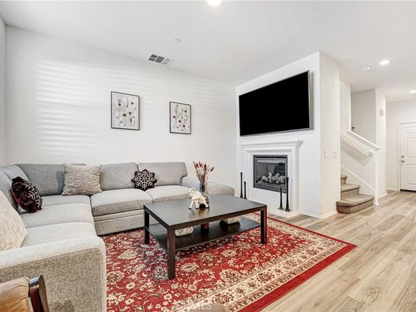 2234 Winifred, Unit 2, Simi Valley, CA 93063