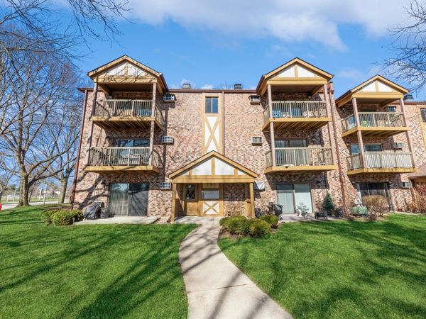 751 S Dwyer Avenue , Unit D, Arlington Heights, IL 60005