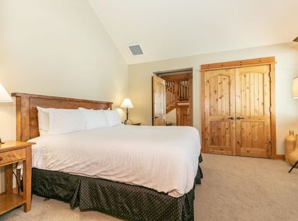 12381 Lookout Loop, Truckee, CA 96161 Photo