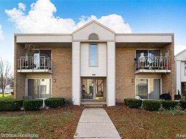 1671 Cass Lake Road, Keego Harbor, MI 48320