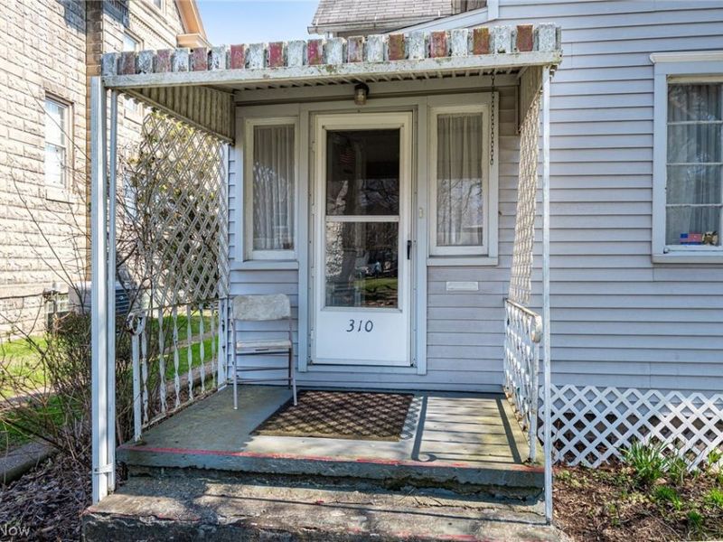 310 S 4th Street, Coshocton, OH 43812 Photo 2