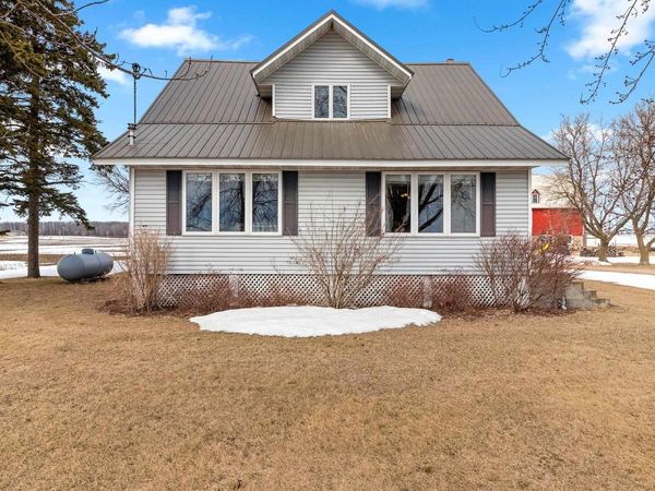 W1654 HOLY HILL ROAD, Cecil, WI 54111