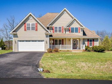 49 BOWMANS RUN DR, STUARTS DRAFT, VA 24477