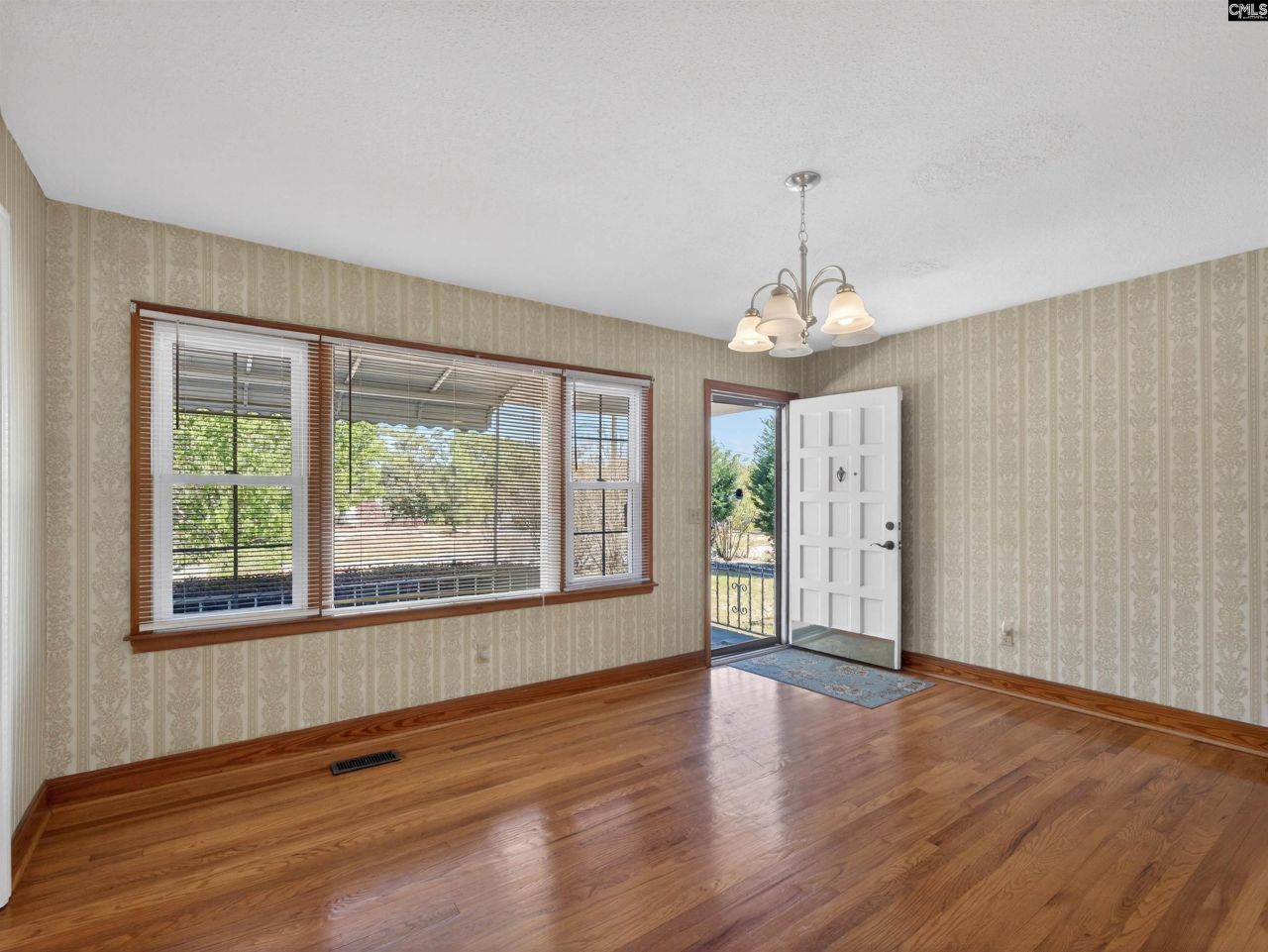 318 Wattling Road  Photo 35