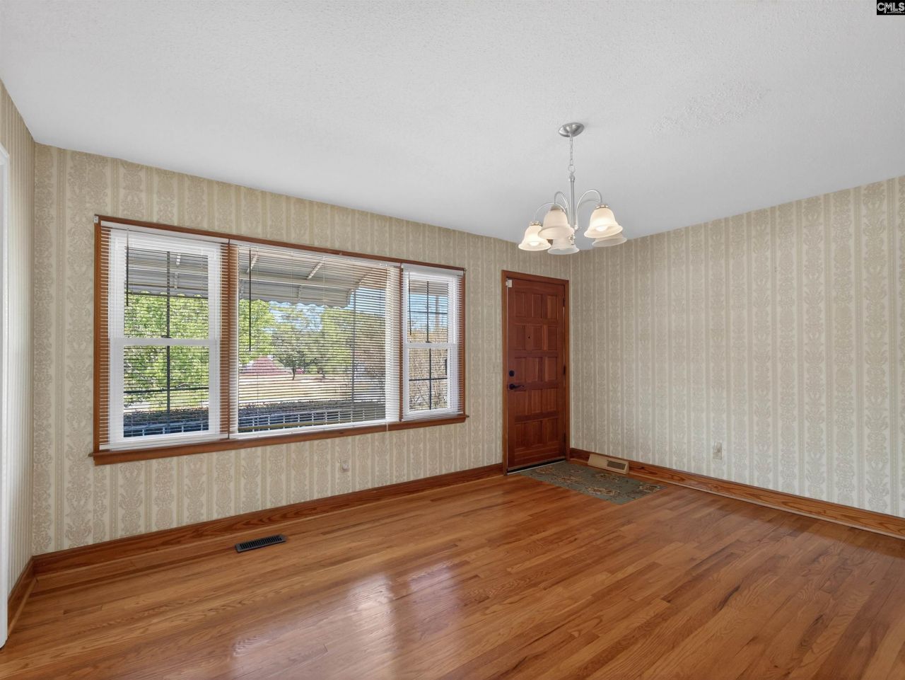 318 Wattling Road  Photo 36