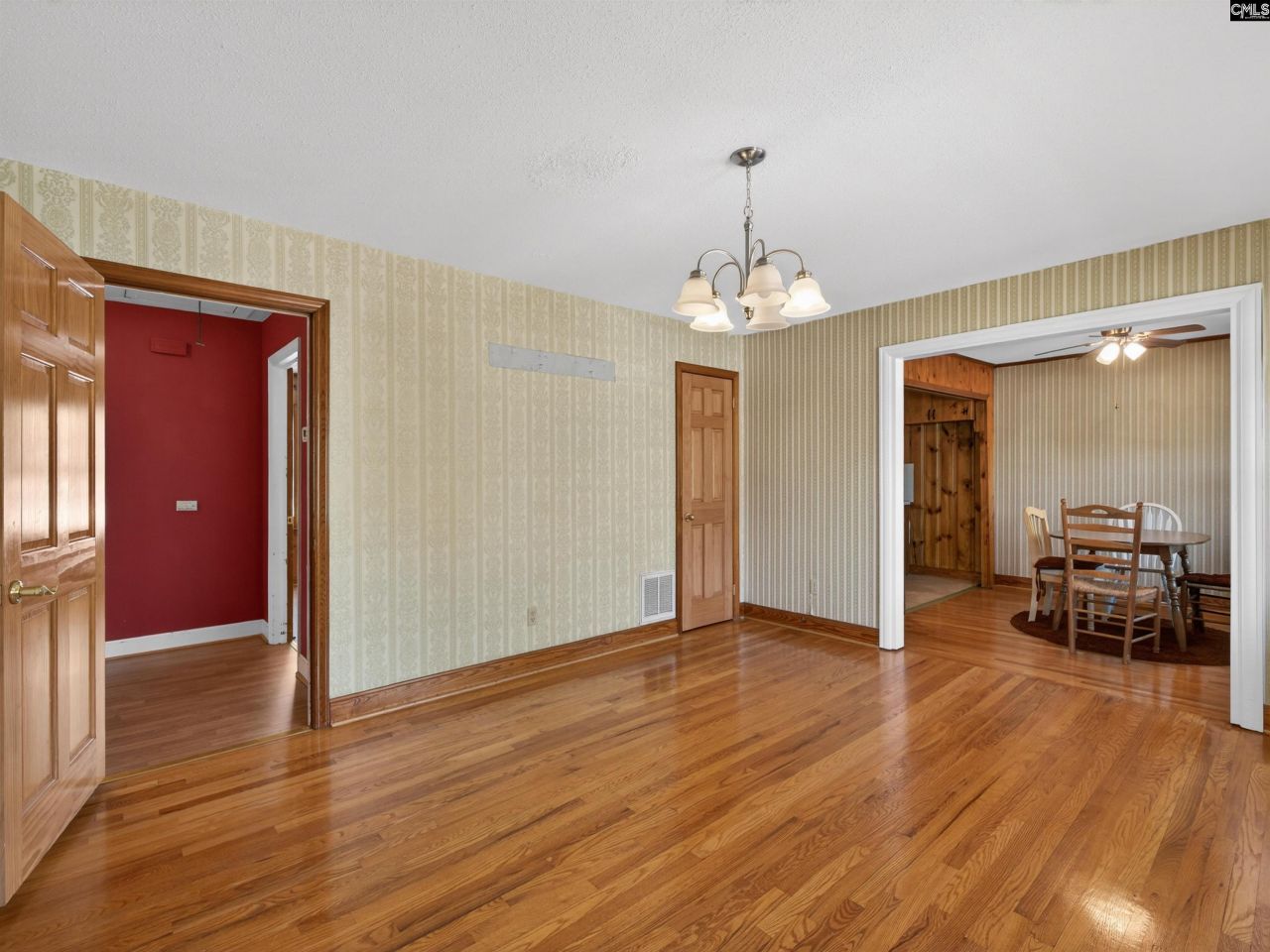 318 Wattling Road  Photo 37