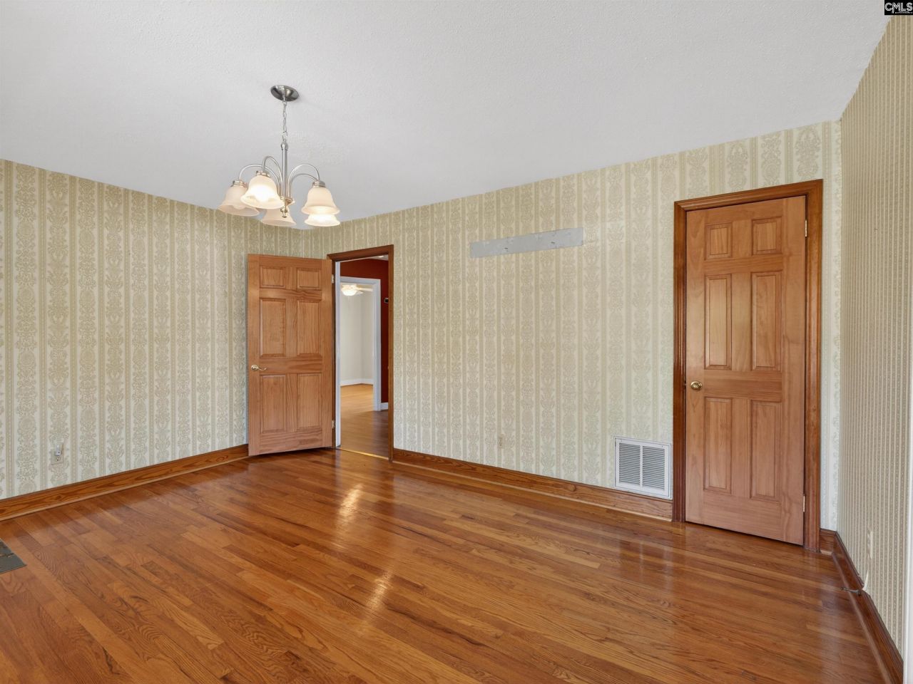 318 Wattling Road  Photo 39