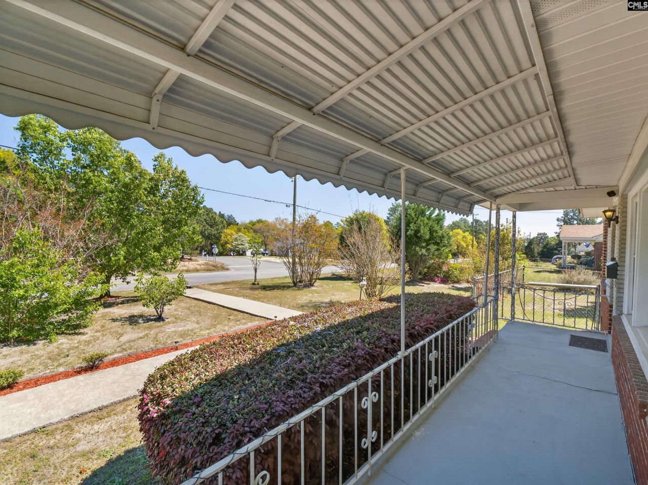 318 Wattling Road  Photo 5